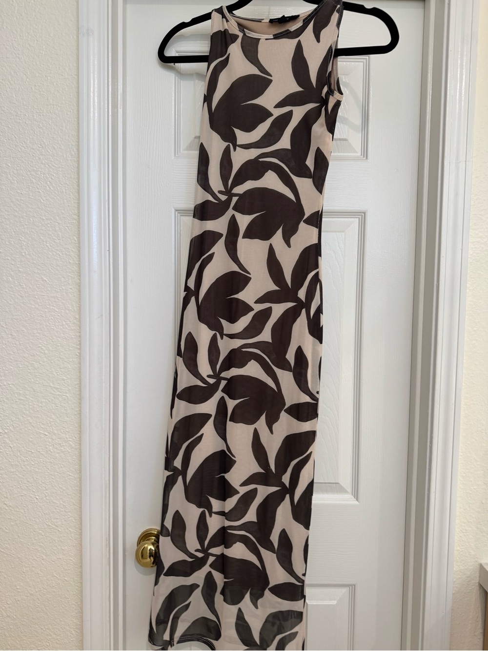See You Monday Los Angeles Women’s Beige and Black Leaf Print Maxi Dress